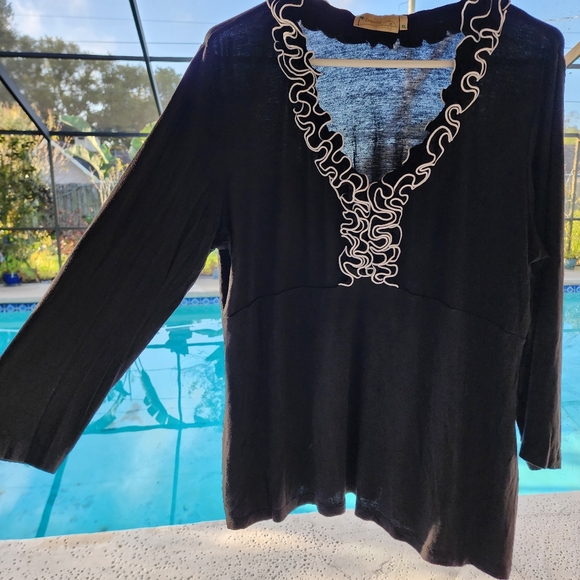 Ruffled Neck Black & White XL Knit top Impulse of California - Picture 5 of 11